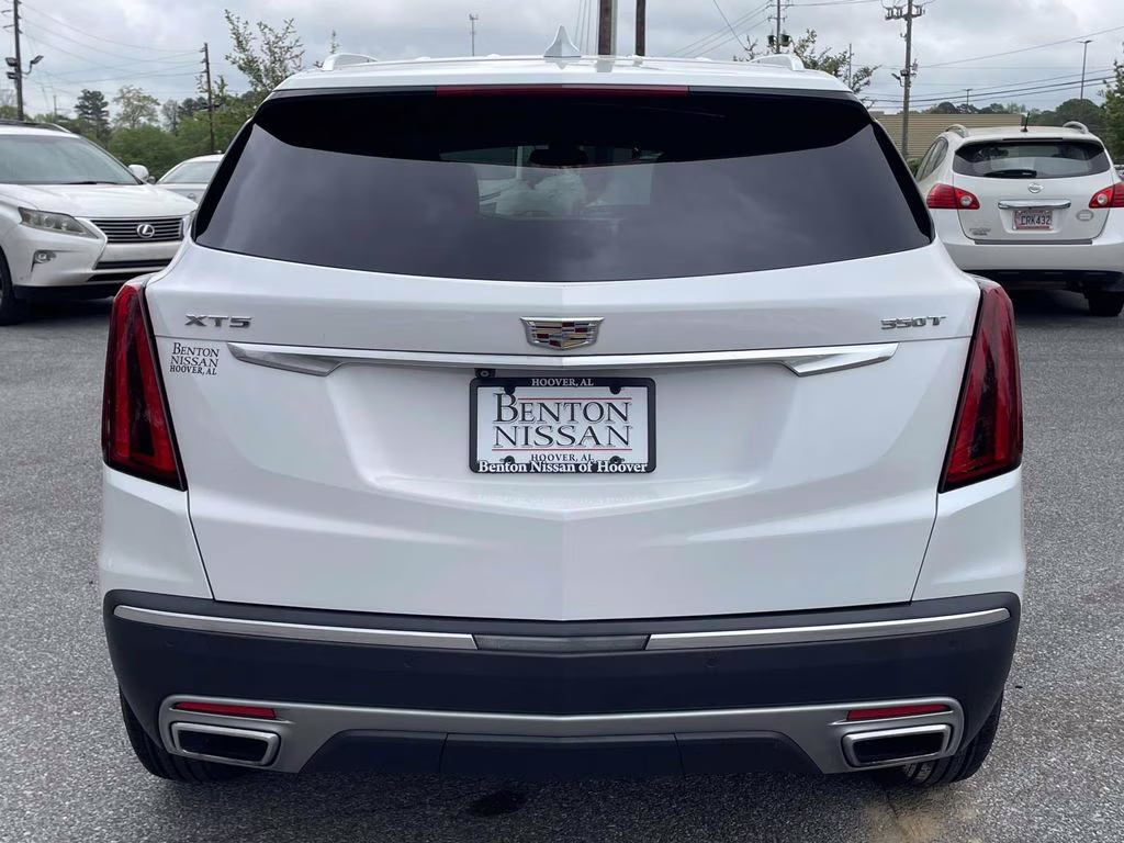 2022 Crystal White Tricoat Cadillac XT5 Premium Luxury FWD SUV