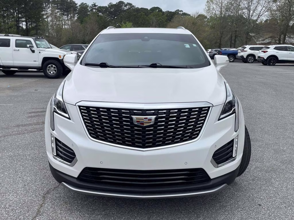 2022 Crystal White Tricoat Cadillac XT5 Premium Luxury FWD SUV