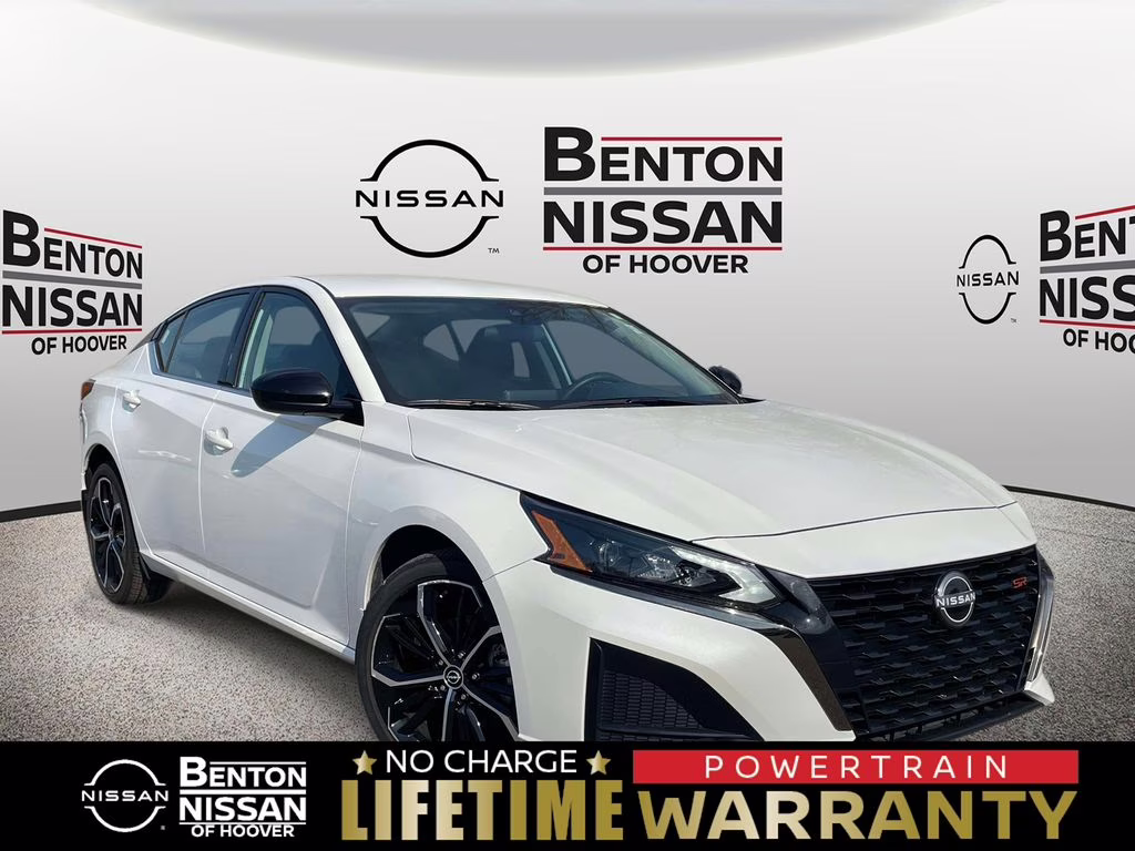 2025 Pearl White Tricoat Nissan Altima 2.5 SR AWD Sedan