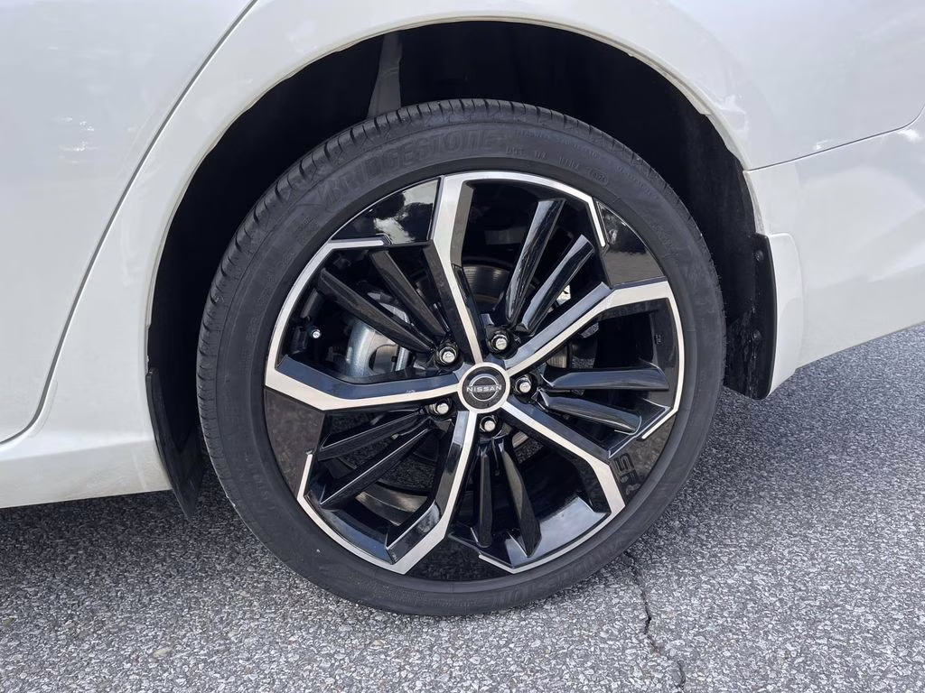 2025 Pearl White Tricoat Nissan Altima 2.5 SR AWD Sedan