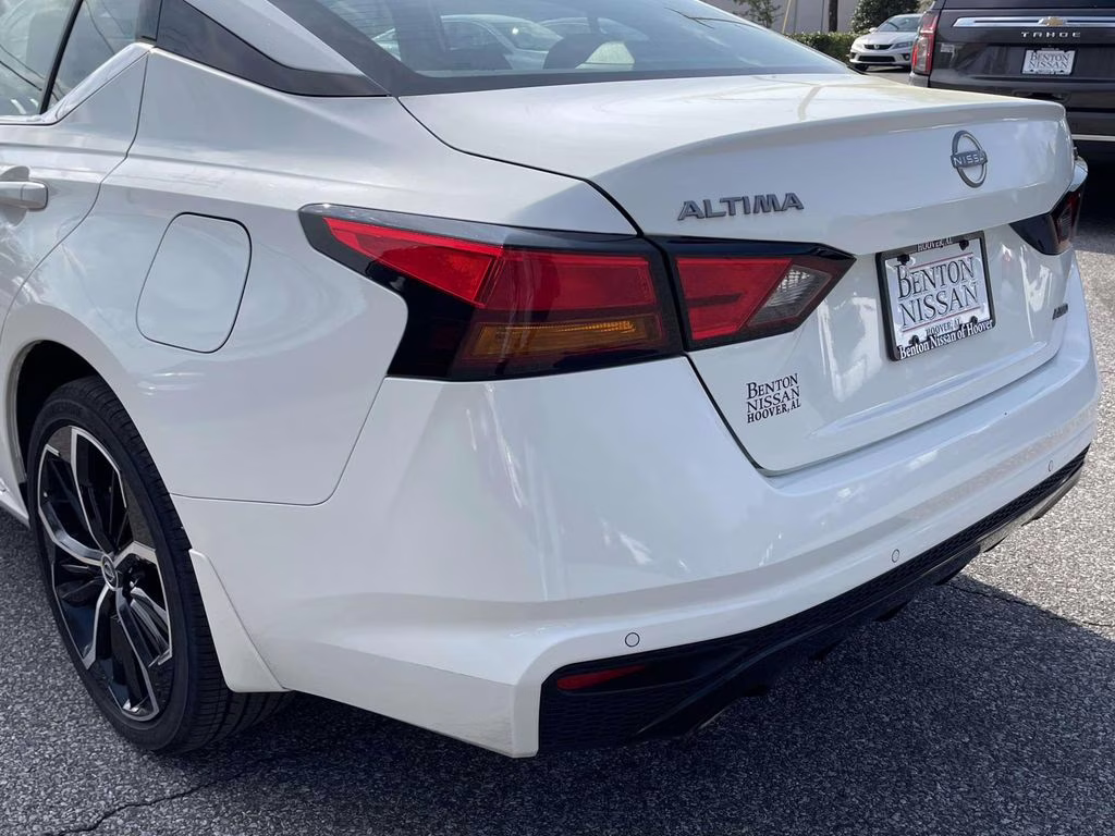 2025 Pearl White Tricoat Nissan Altima 2.5 SR AWD Sedan