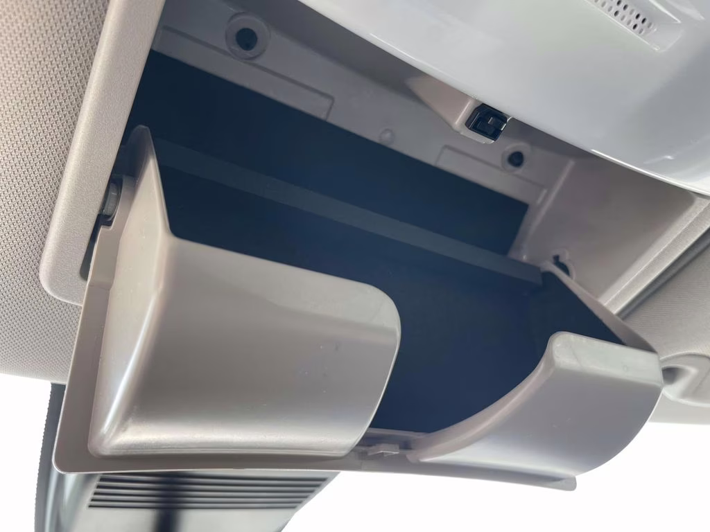 2025 Pearl White Tricoat Nissan Altima 2.5 SR AWD Sedan