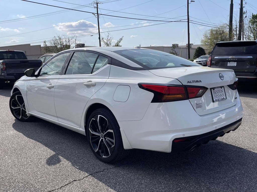 2025 Pearl White Tricoat Nissan Altima 2.5 SR AWD Sedan