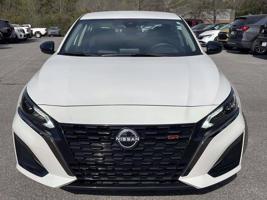 2025 Pearl White Tricoat Nissan Altima 2.5 SR AWD Sedan