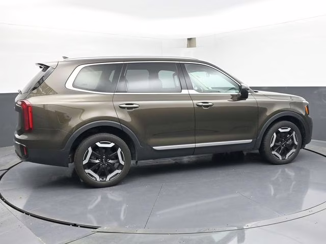 2025 Dark Moss Kia Telluride S FWD SUV