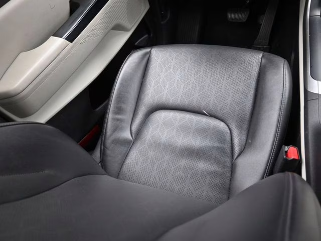 2024 Snow White Pearl Kia Carnival LX FWD Van