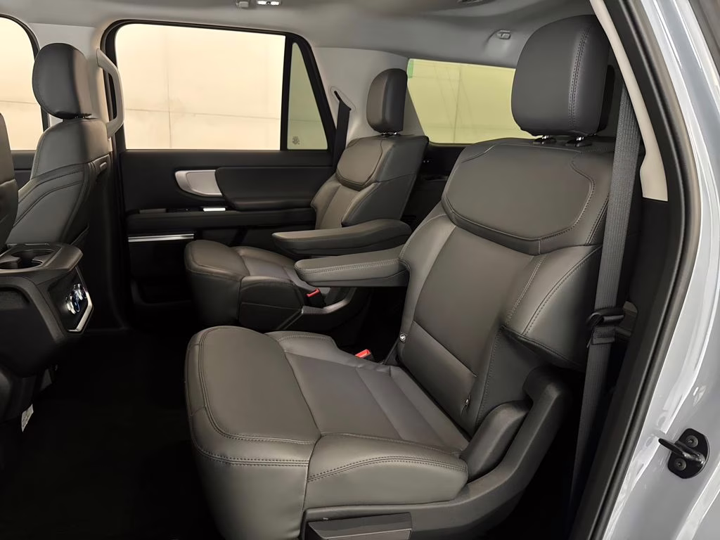 2026 Glacier Gray Metallic Tri-Coat Ford Expedition Max Active RWD SUV