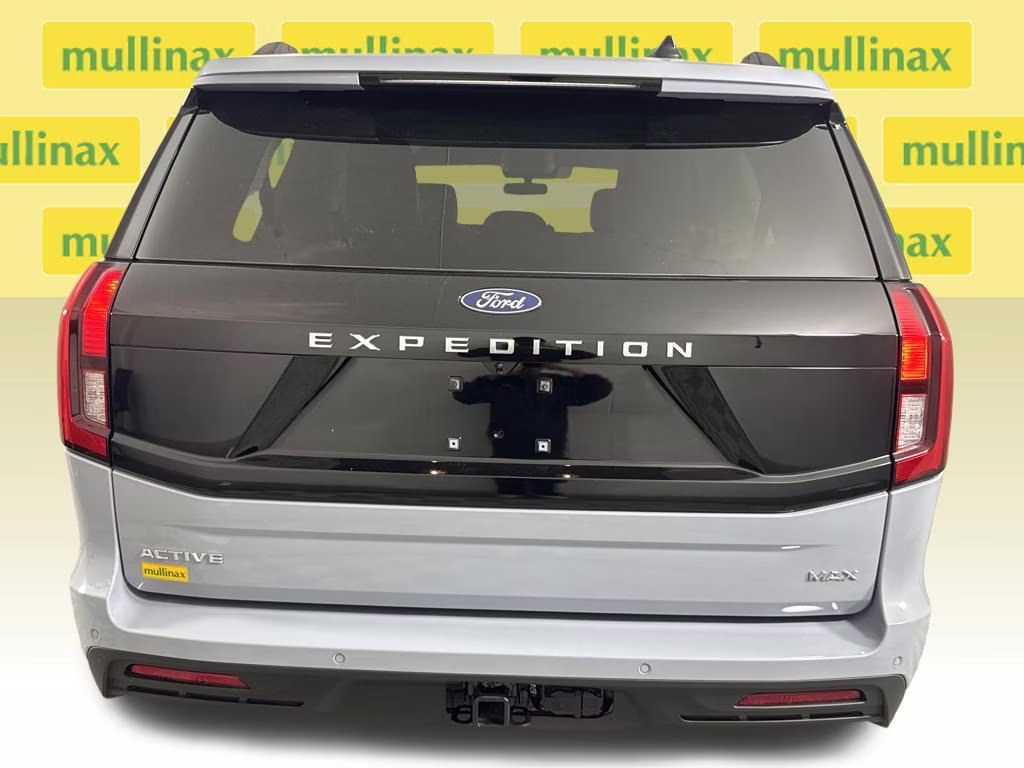 2026 Glacier Gray Metallic Tri-Coat Ford Expedition Max Active RWD SUV
