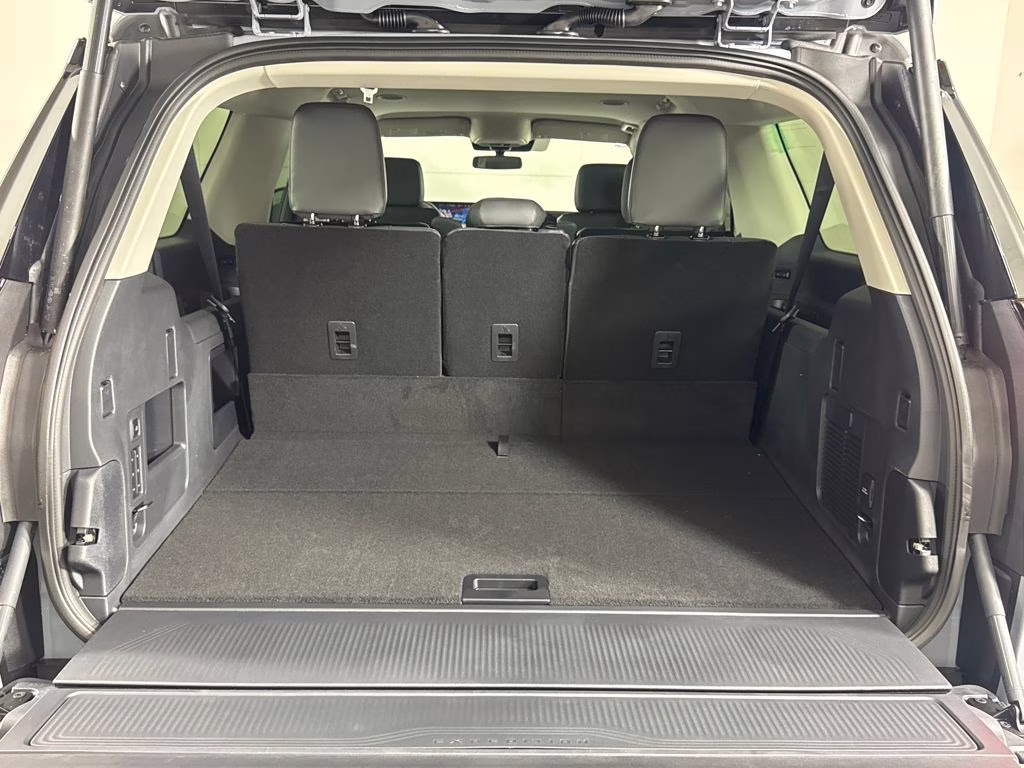 2026 Glacier Gray Metallic Tri-Coat Ford Expedition Max Active RWD SUV