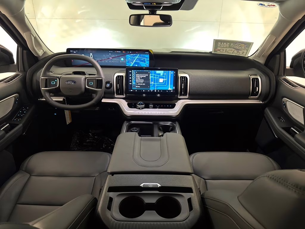 2026 Glacier Gray Metallic Tri-Coat Ford Expedition Max Active RWD SUV