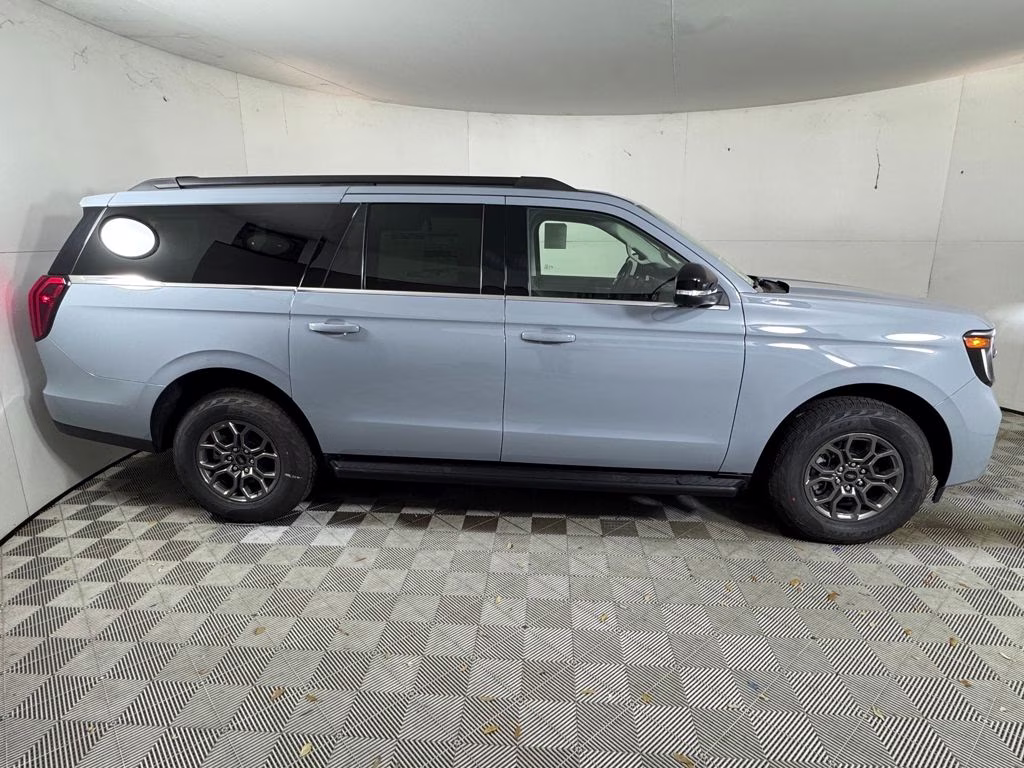 2026 Glacier Gray Metallic Tri-Coat Ford Expedition Max Active RWD SUV