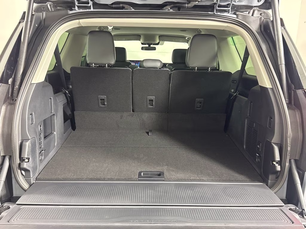 2026 Glacier Gray Metallic Tri-Coat Ford Expedition Max Active RWD SUV