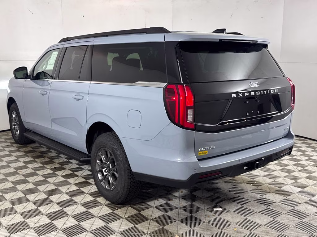 2026 Glacier Gray Metallic Tri-Coat Ford Expedition Max Active RWD SUV