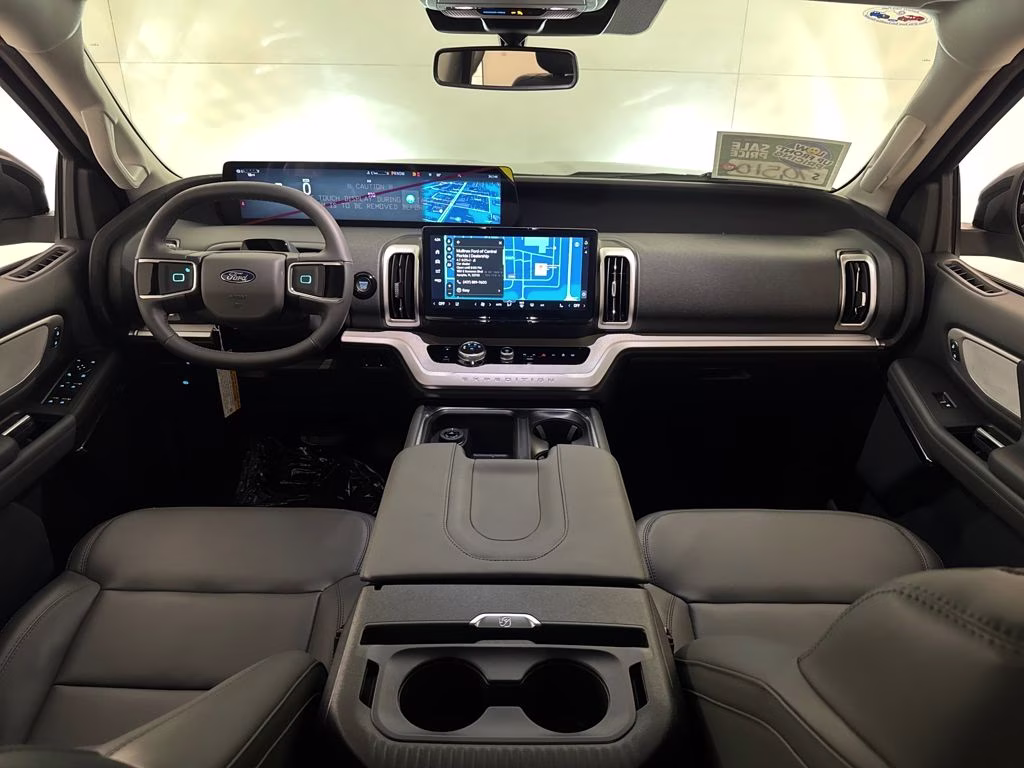 2026 Glacier Gray Metallic Tri-Coat Ford Expedition Max Active RWD SUV