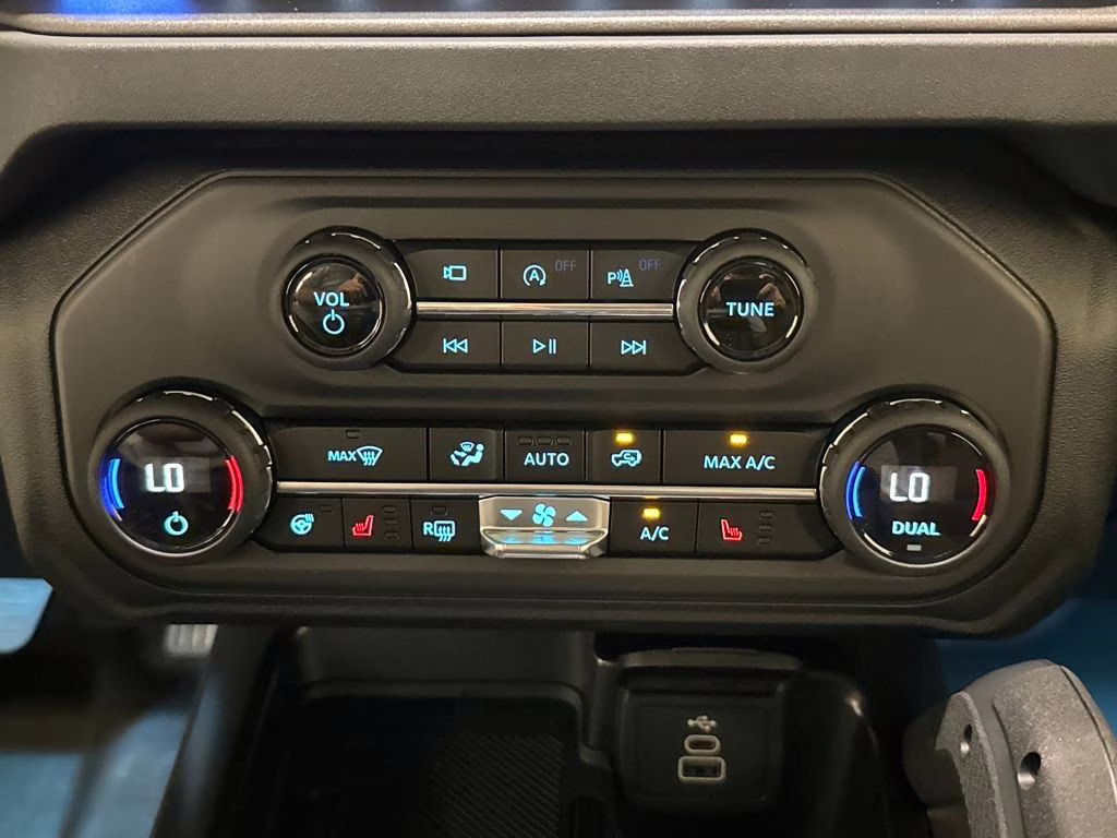 2026 Shadow Black Ford Bronco Badlands 4X4 SUV