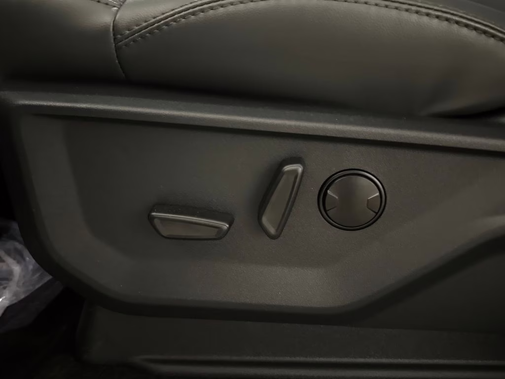 2026 Glacier Gray Metallic Tri-Coat Ford Expedition Max Active RWD SUV