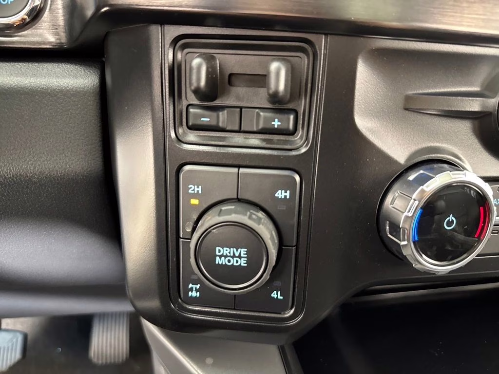 2026 Agate Black Metallic Ford Super Duty F-250 SRW Lariat 4X4 Truck