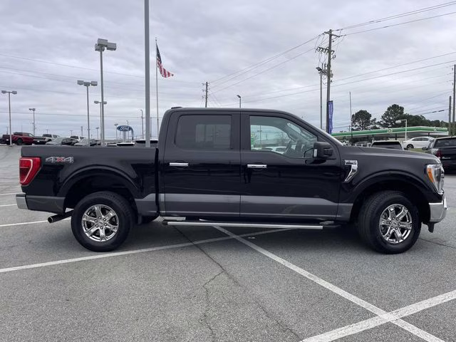 2022 Black Ford F-150 XLT 4X4 Truck