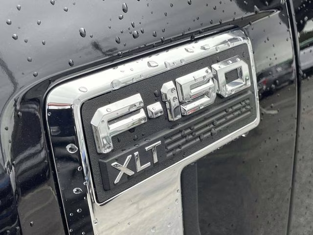 2022 Black Metallic Ford F-150 XLT 4X4 Truck