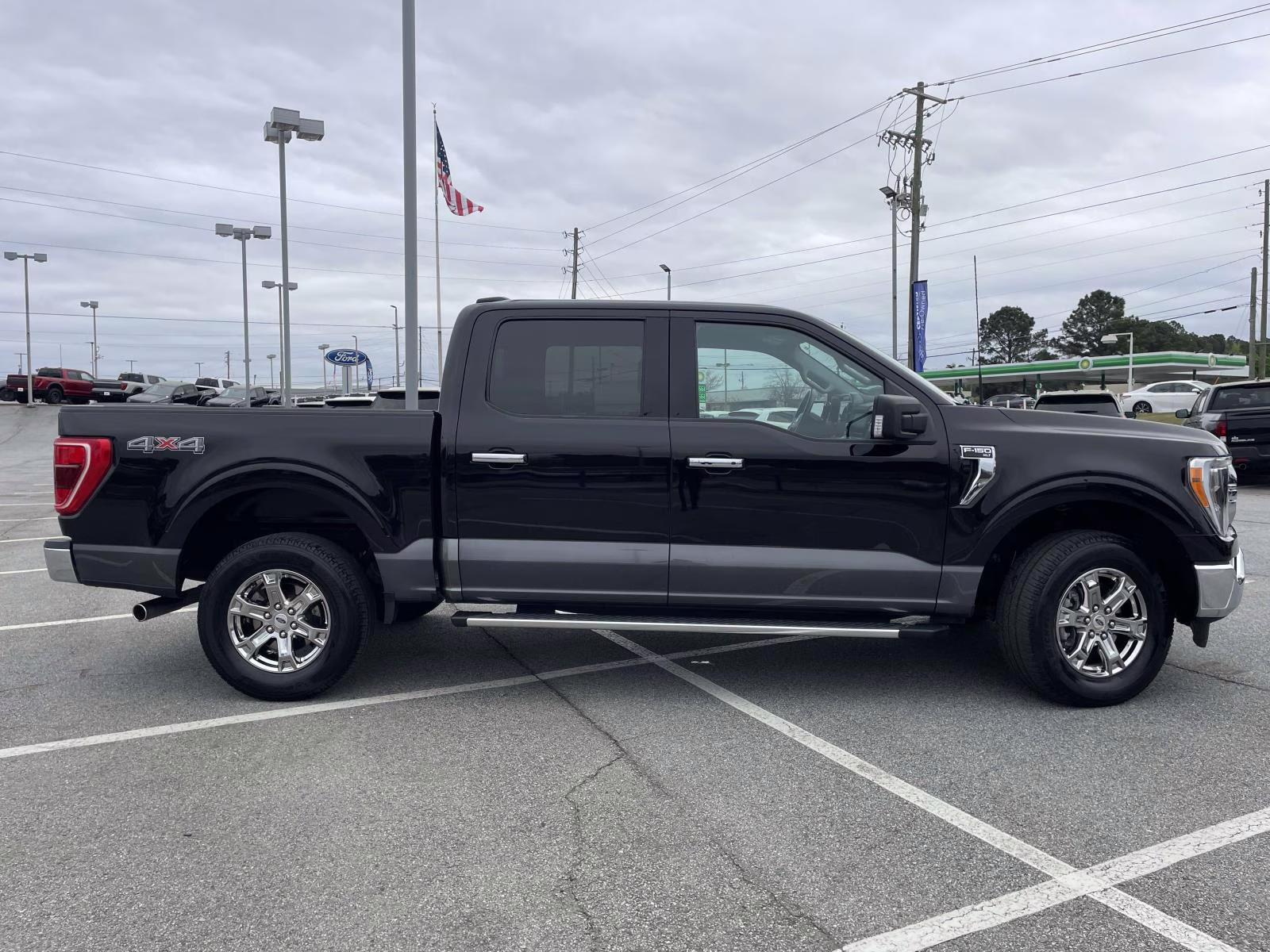 2022 Black Ford F-150 XLT 4X4 Truck