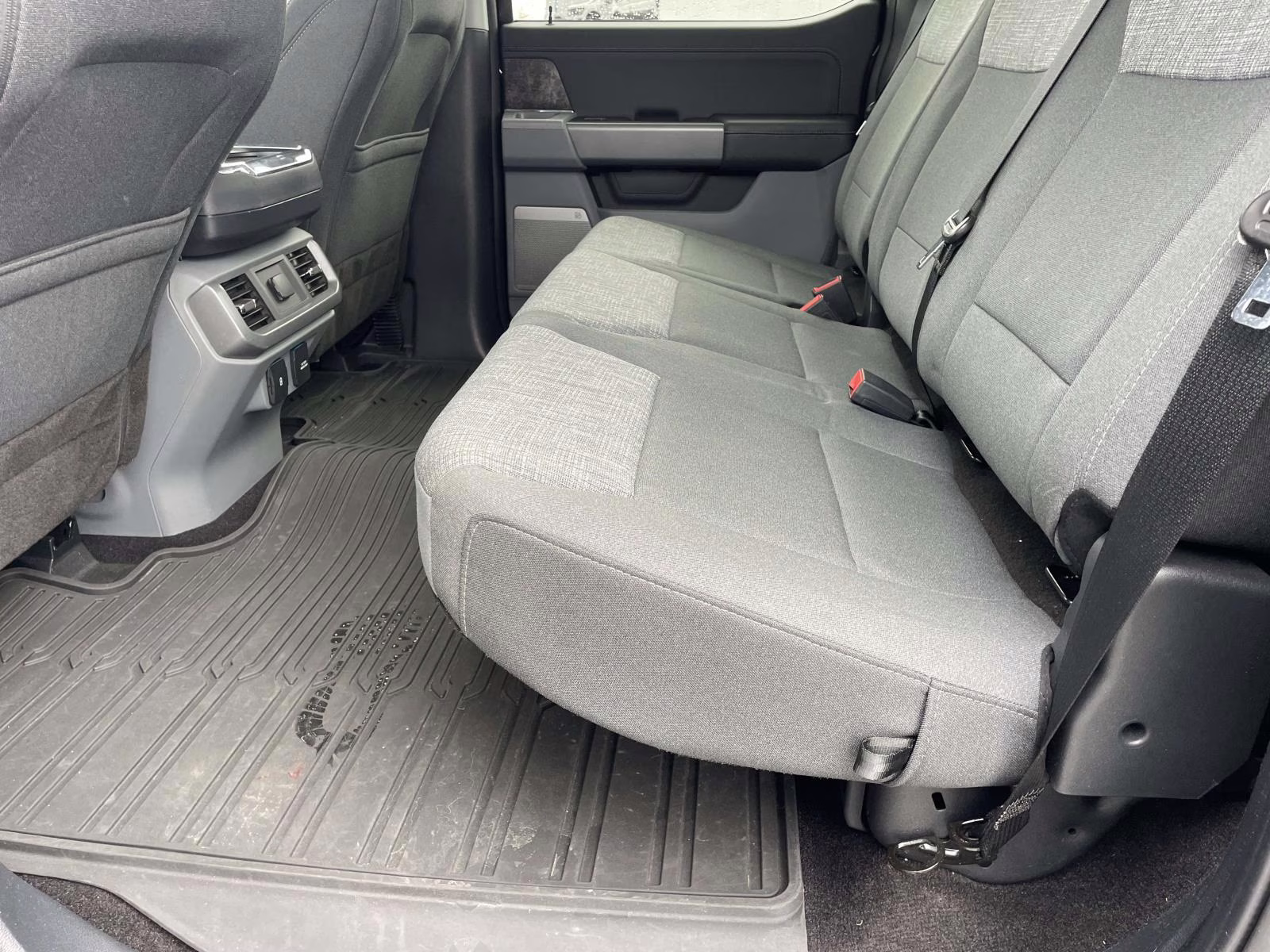 2022 Black Metallic Ford F-150 XLT 4X4 Truck