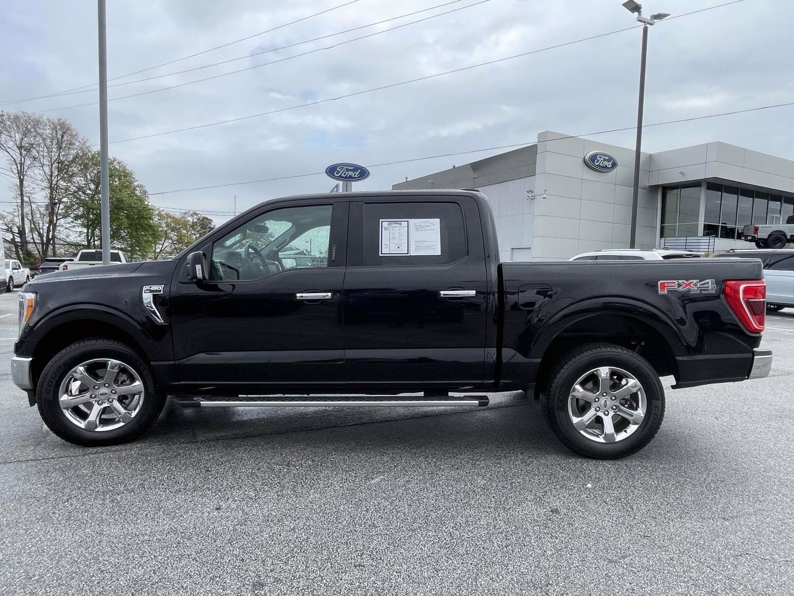 2022 Black Metallic Ford F-150 XLT 4X4 Truck