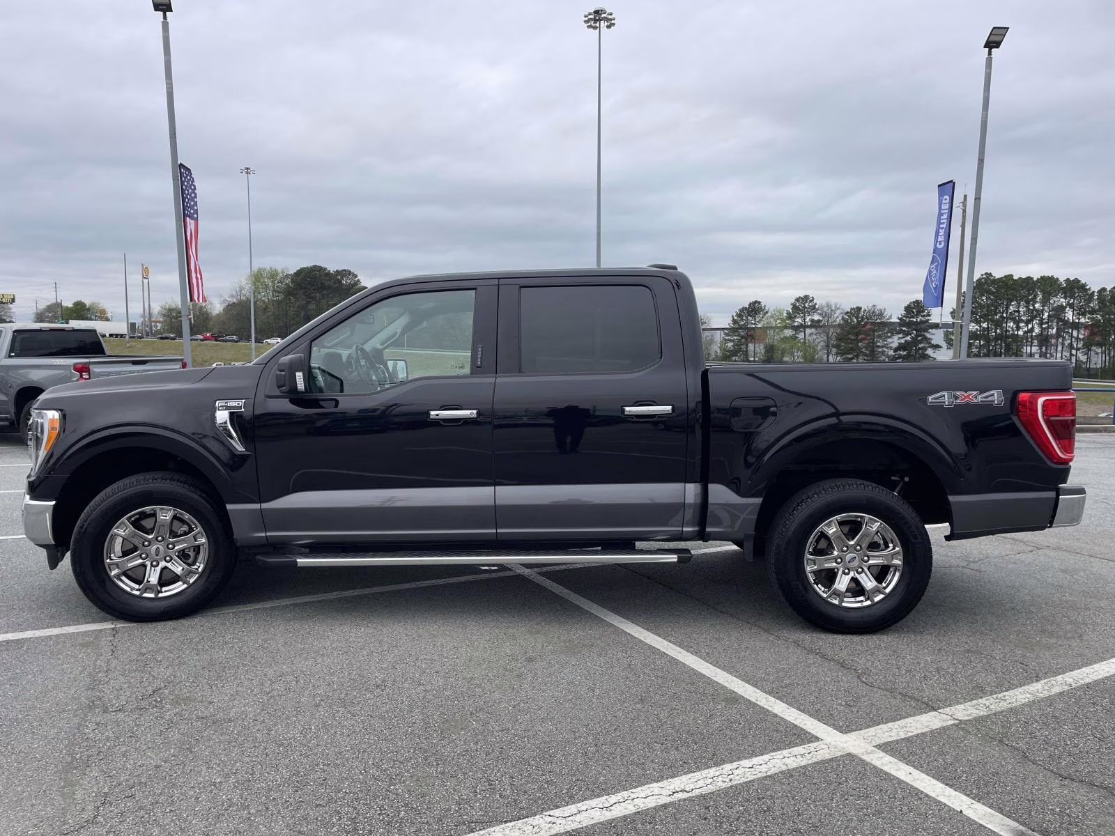 2022 Black Ford F-150 XLT 4X4 Truck
