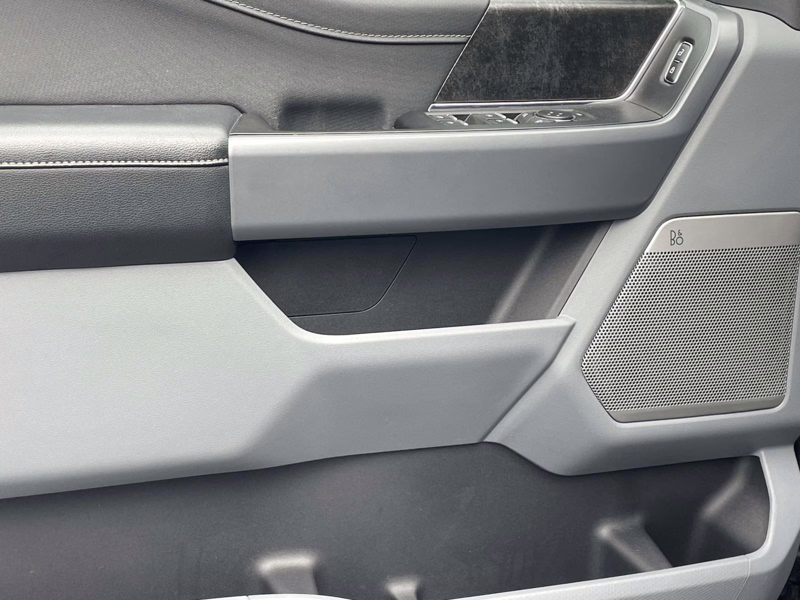 2022 Black Metallic Ford F-150 XLT 4X4 Truck