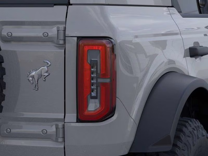 2026 Avalanche Gray Ford Bronco Outer Banks 4X4 SUV