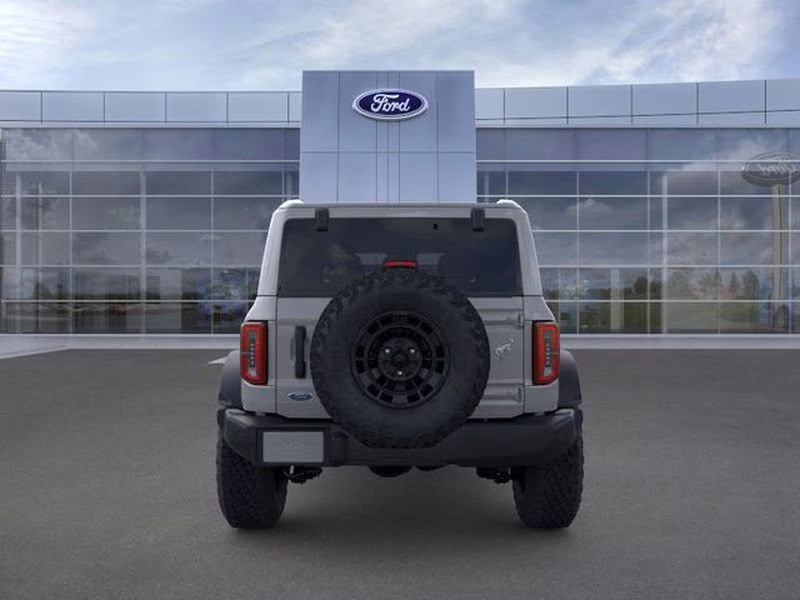 2026 Avalanche Gray Ford Bronco Outer Banks 4X4 SUV