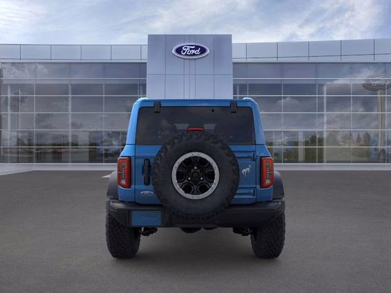 2026 Velocity Blue Metallic Ford Bronco Badlands 4X4 SUV