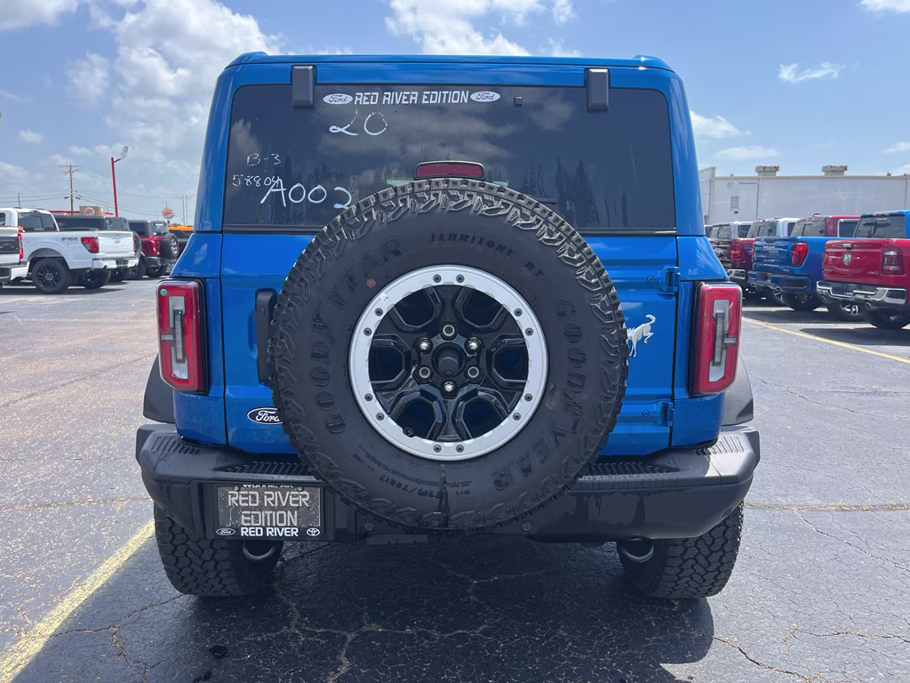 2026 Velocity Blue Metallic Ford Bronco Badlands 4X4 SUV