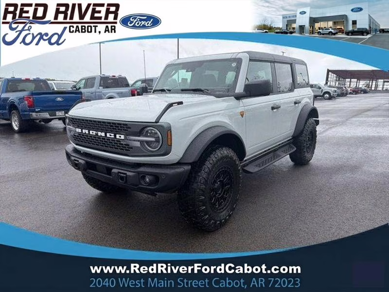 2026 Avalanche Gray Ford Bronco Badlands 4X4 SUV