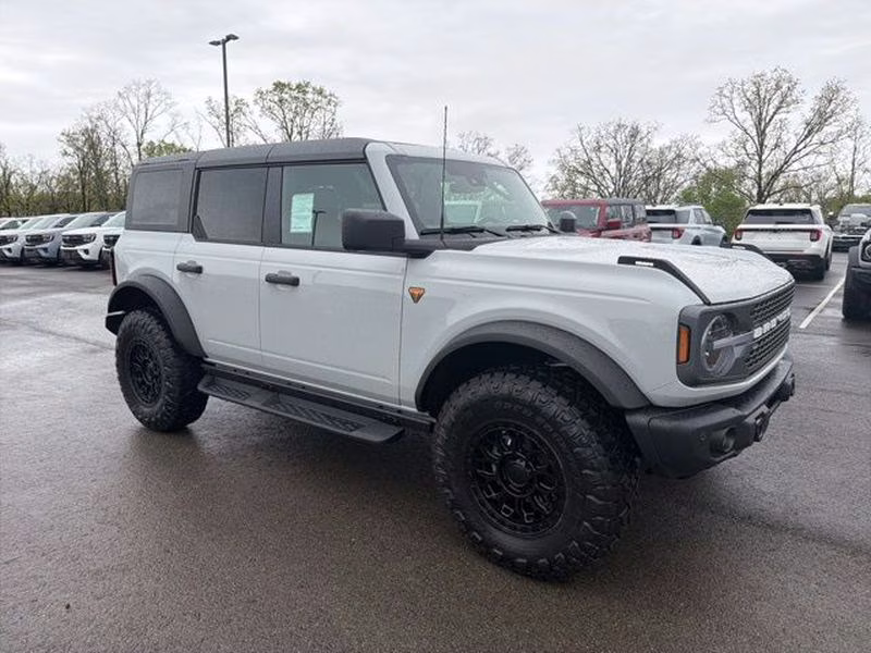 2026 Avalanche Gray Ford Bronco Badlands 4X4 SUV