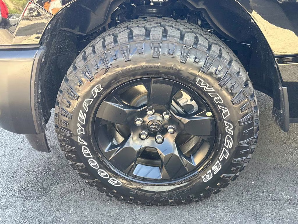 2026 Diamond Black Crystal Pearlcoat Ram 1500 Warlock 4X4 Truck