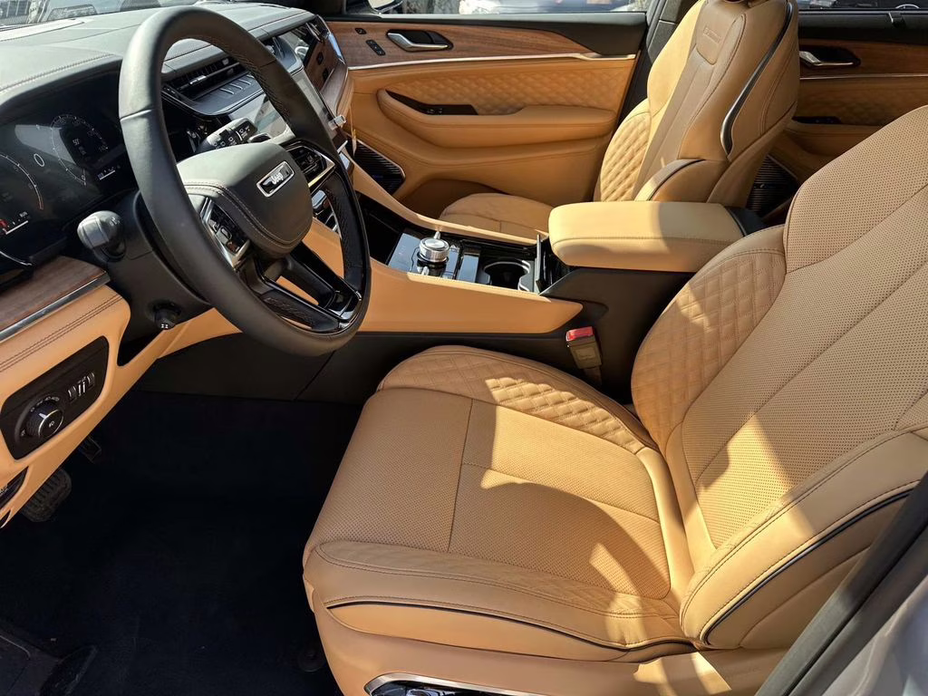 2026 Sting-Gray Clearcoat Jeep Cherokee Limited 4X4 SUV