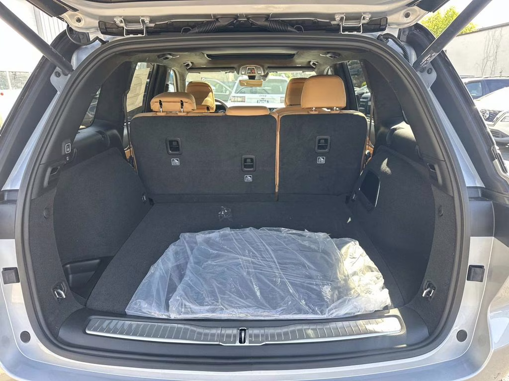 2026 Sting-Gray Clearcoat Jeep Cherokee Limited 4X4 SUV