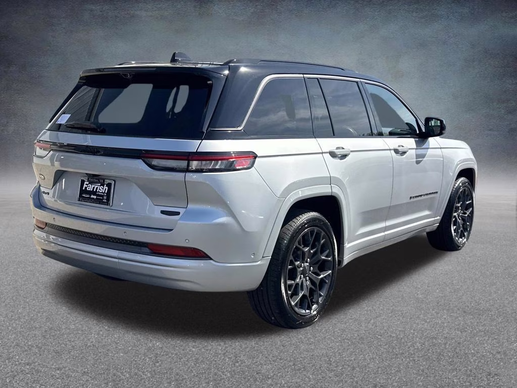 2026 Sting-Gray Clearcoat Jeep Cherokee Limited 4X4 SUV