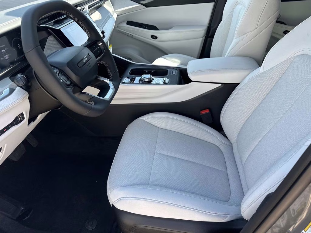 2026 Sting-Gray Clearcoat Jeep Cherokee Laredo 4X4 SUV