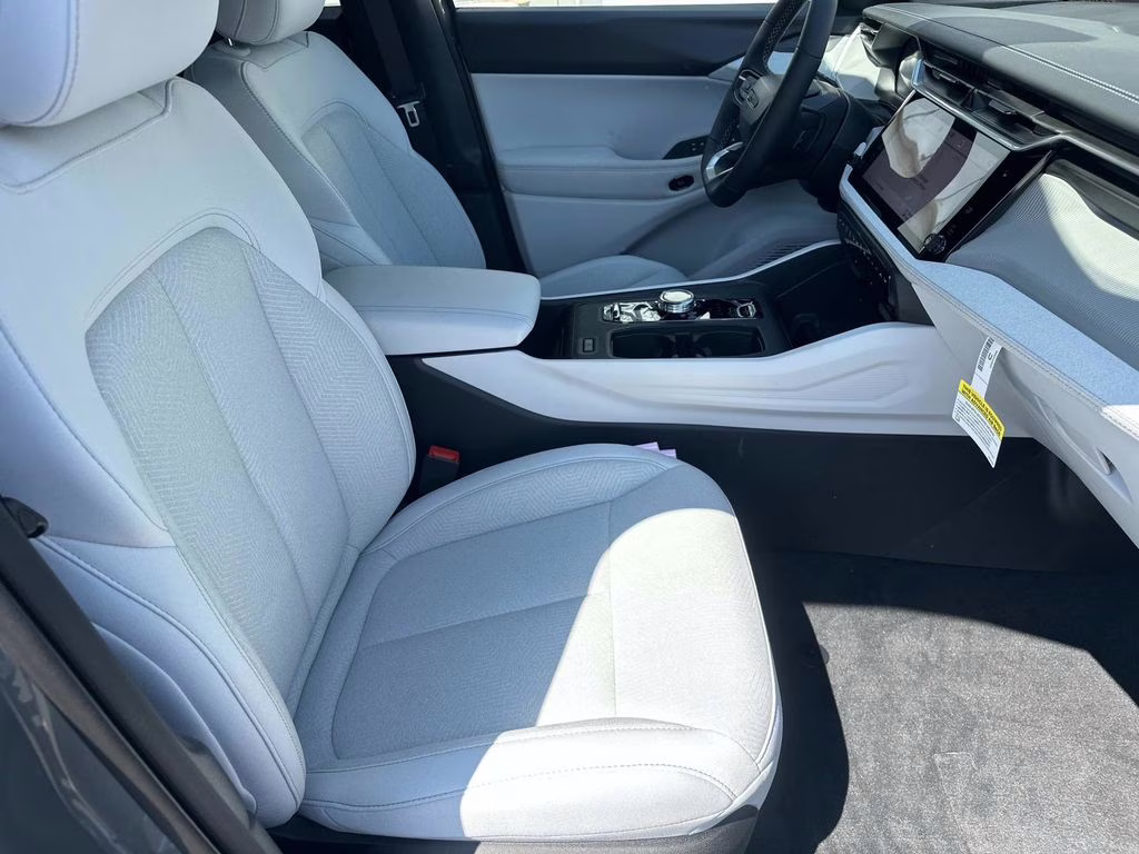 2026 Sting-Gray Clearcoat Jeep Cherokee Laredo 4X4 SUV