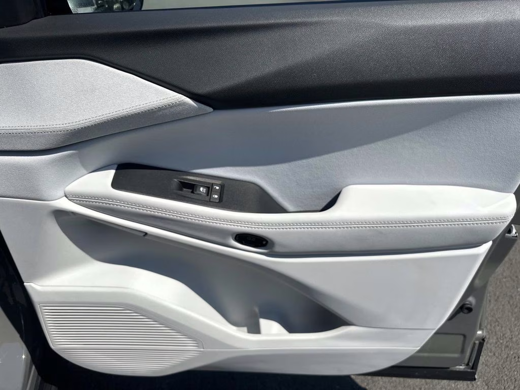 2026 Sting-Gray Clearcoat Jeep Cherokee Laredo 4X4 SUV