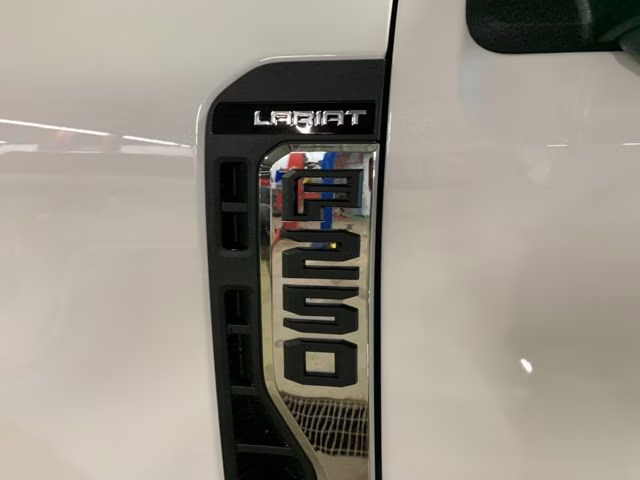 2026 Star White Metallic Tri-Coat Ford Super Duty F-250 SRW Lariat 4X4 Truck