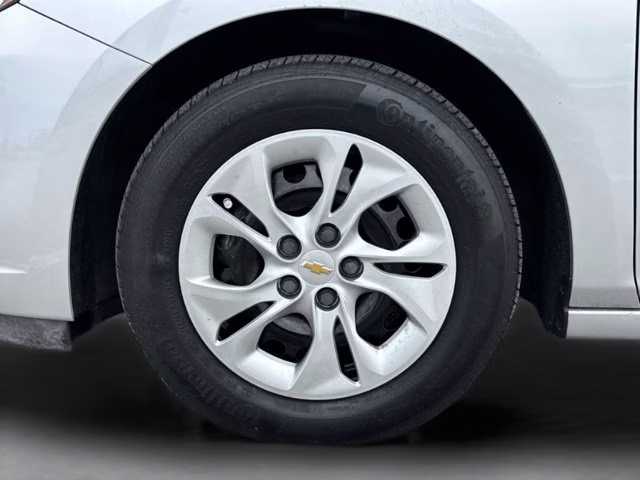 2019 Silver Ice Metallic Chevrolet Cruze LS FWD Sedan