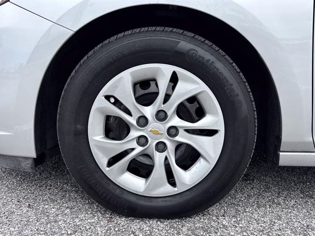 2019 Silver Ice Metallic Chevrolet Cruze LS FWD Sedan