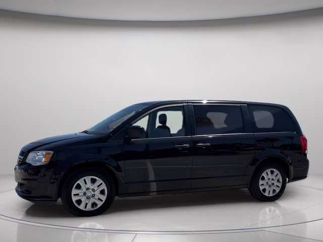 2019 Black Onyx Crystal Pearlcoat Dodge Grand Caravan SE FWD Van
