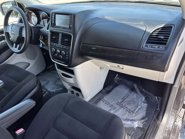 2019 Black Onyx Crystal Pearlcoat Dodge Grand Caravan SE FWD Van