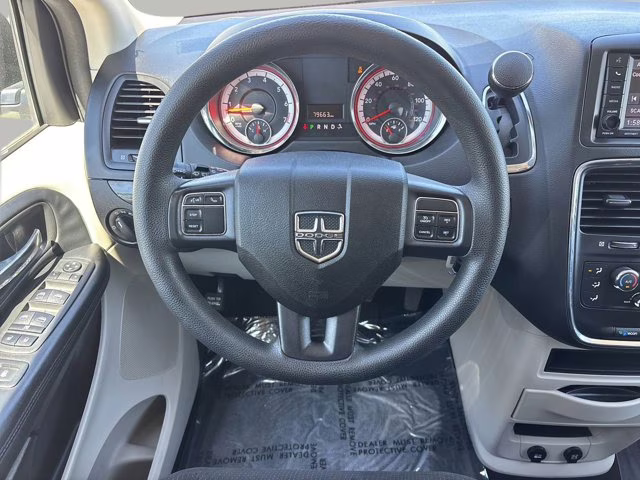 2019 Black Onyx Crystal Pearlcoat Dodge Grand Caravan SE FWD Van