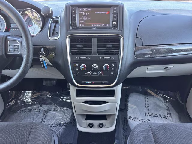 2019 Black Onyx Crystal Pearlcoat Dodge Grand Caravan SE FWD Van