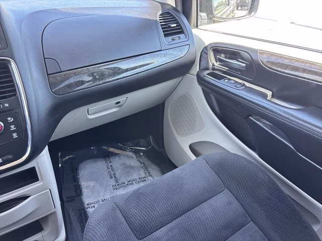 2019 Black Onyx Crystal Pearlcoat Dodge Grand Caravan SE FWD Van