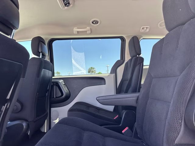 2019 Black Onyx Crystal Pearlcoat Dodge Grand Caravan SE FWD Van